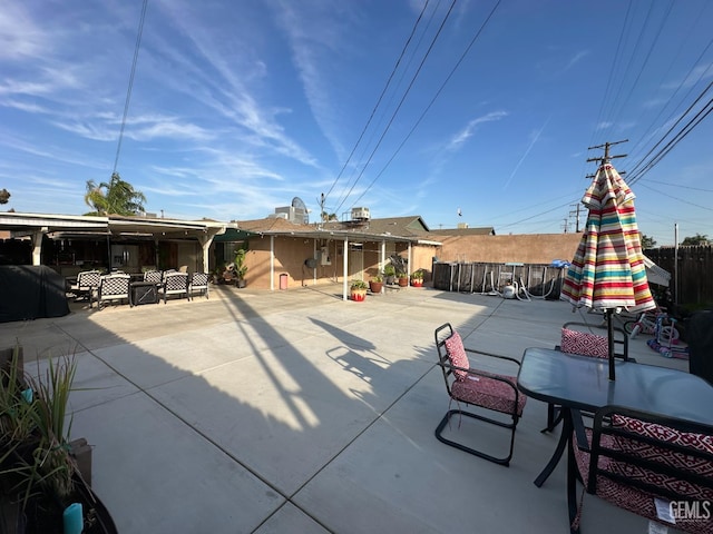 1022 9th Ave, Delano, CA 93215 - back of property with a patio area