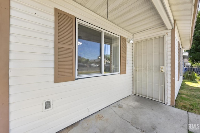 132 E Center St, Taft, CA 93268 - doorway to property