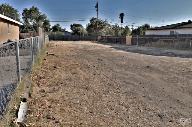 Listing photo 2 for 1311 Eureka St, Bakersfield CA 93305