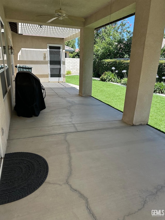 10011 Rosebud Ave, Bakersfield, CA 93311 - view of patio with a ceiling fan