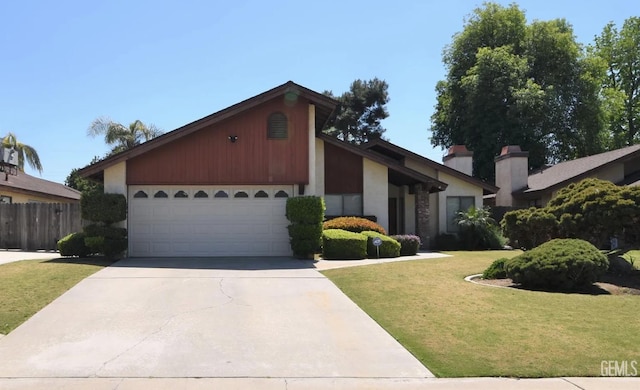 ranch-style home featuring a front lawn