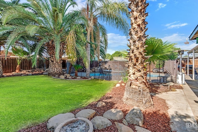 1016 Roberts Ln, Bakersfield, CA 93308 - view of yard with a patio