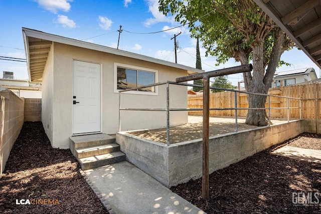 417 B St, Taft, CA 93268 - exterior space featuring a fenced backyard and entry steps
