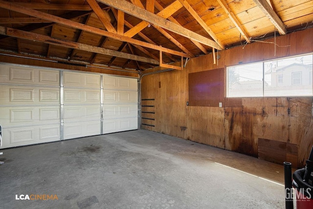 417 B St, Taft, CA 93268 - garage with wood walls