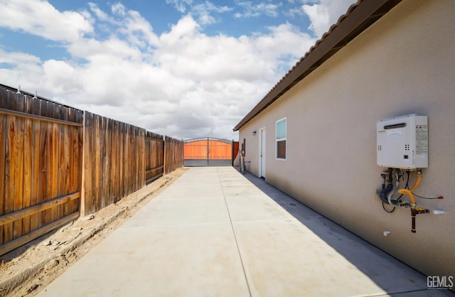 5817 Neutra Dr, Bakersfield, CA 93311 - view of patio