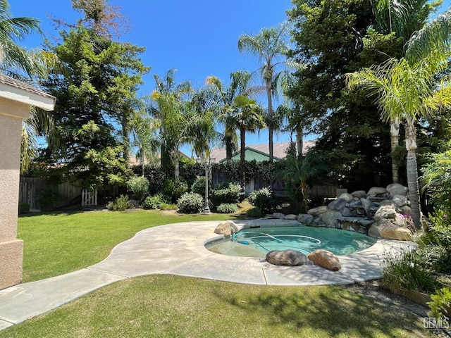 12007 Roaring River Ave, Bakersfield, CA 93311 - view of pool