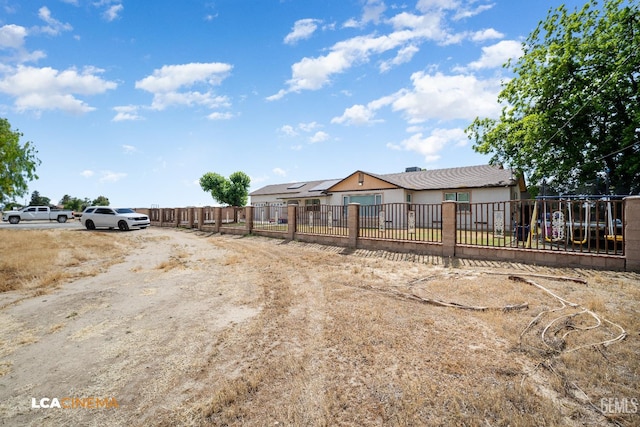 13271 Garzoli Ave, Mc Farland, CA 93250 - view of front facade featuring a fenced front yard