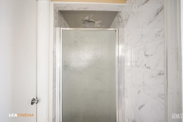 13271 Garzoli Ave, Mc Farland, CA 93250 - full bath with a marble finish shower