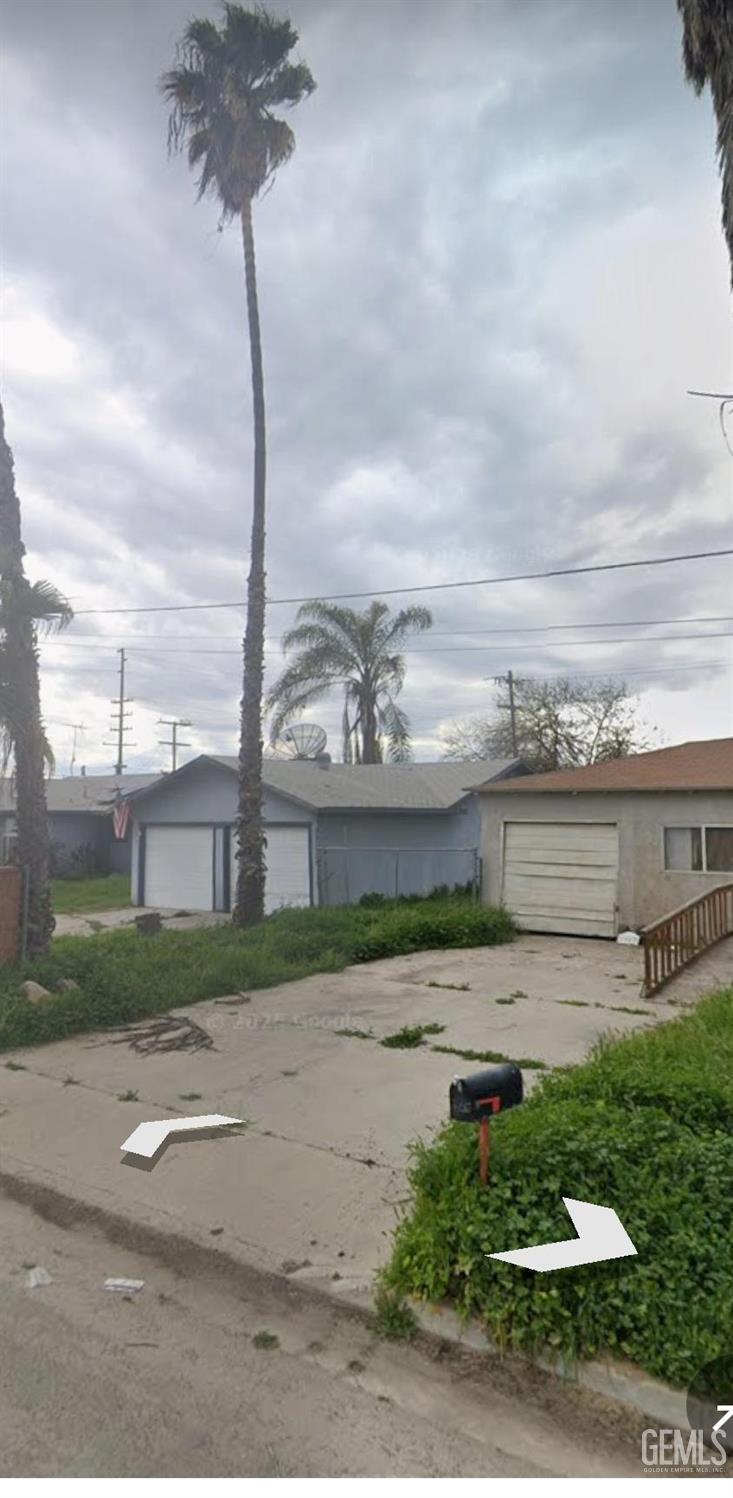 981 Market St, Pixley, CA 93256 - photo 1