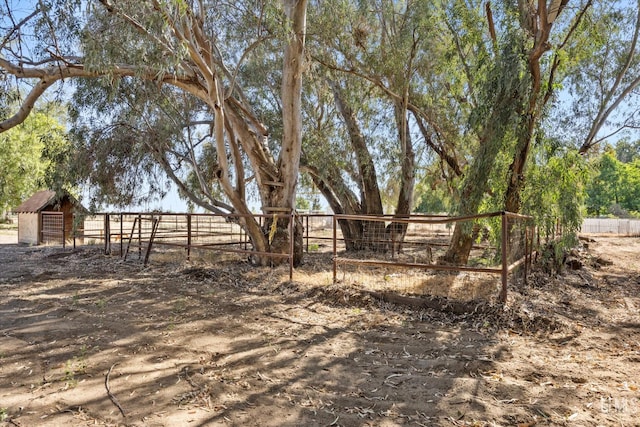 7544 Clifford Ct, Bakersfield, CA 93313 - view of yard with an outdoor structure