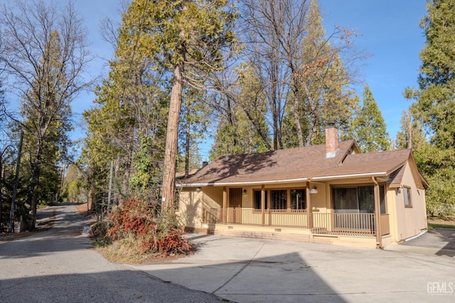 view of front of home with covered porch