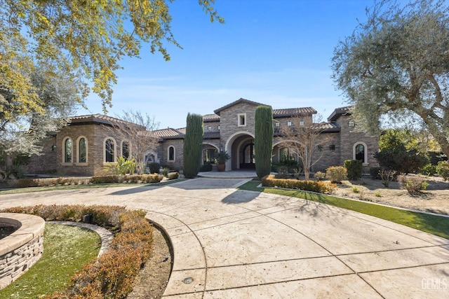 view of mediterranean / spanish-style house