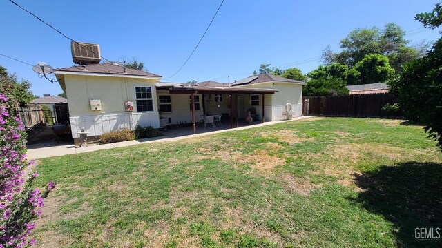 2617 4th St, Bakersfield, CA 93304 - back of property with a patio