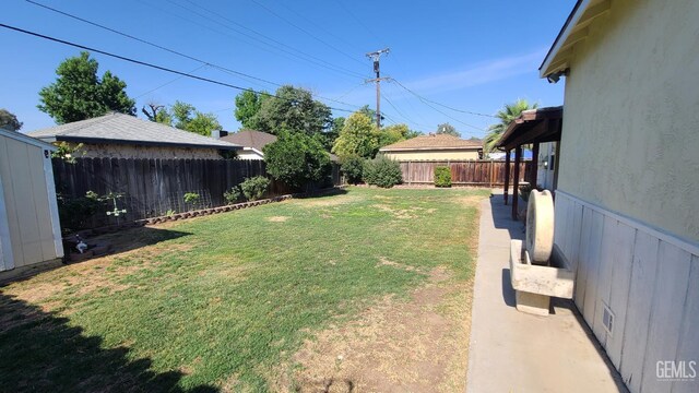 2617 4th St, Bakersfield, CA 93304 - view of fenced backyard