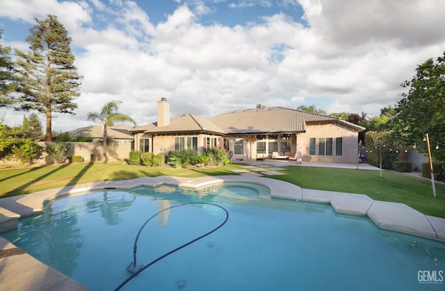 12504 Crown Crest Dr, Bakersfield, CA 93311 - swimming pool with a patio area