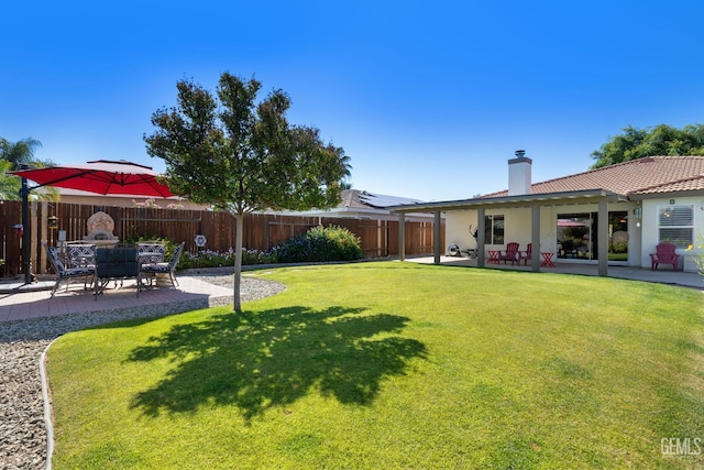 5512 Sicily Ct, Bakersfield, CA 93308 - view of yard featuring a patio