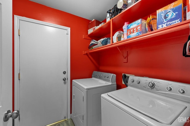 5512 Sicily Ct, Bakersfield, CA 93308 - washroom with washer and dryer