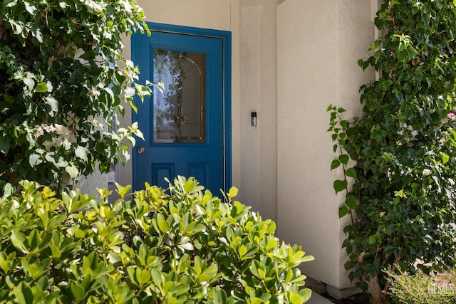 5512 Sicily Ct, Bakersfield, CA 93308 - doorway to property featuring stucco siding