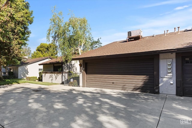 5600 Kirkside Dr Unit F, Bakersfield, CA 93311 - ranch-style home featuring stucco siding and concrete driveway