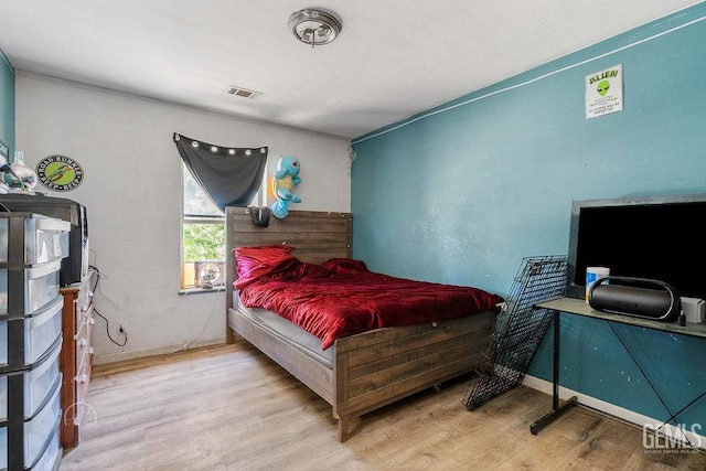 22381 William Tell Trl, Tehachapi, CA 93561 - bedroom featuring wood finished floors and baseboards