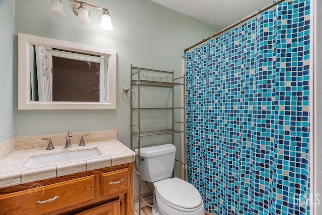 22381 William Tell Trl, Tehachapi, CA 93561 - full bath with vanity and a shower with shower curtain