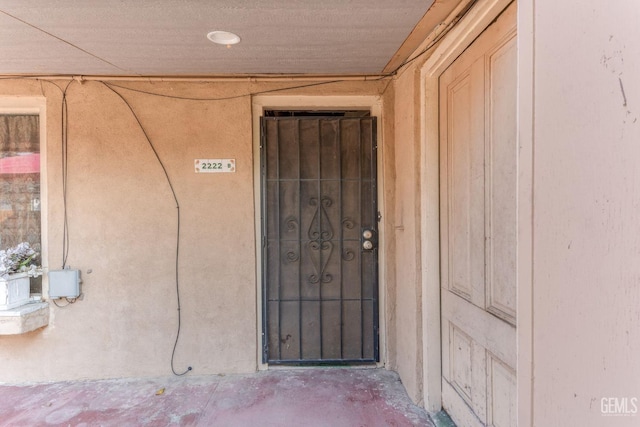 2104 B St, Bakersfield, CA 93301 - view of property entrance