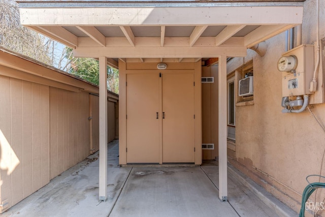 2104 B St, Bakersfield, CA 93301 - view of patio / terrace