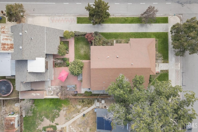 2104 B St, Bakersfield, CA 93301 - drone / aerial view