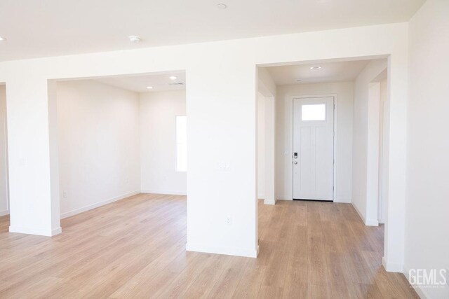 16615 Chloe Ct, Bakersfield, CA 93314 - entrance foyer featuring recessed lighting, baseboards, and light wood-type flooring
