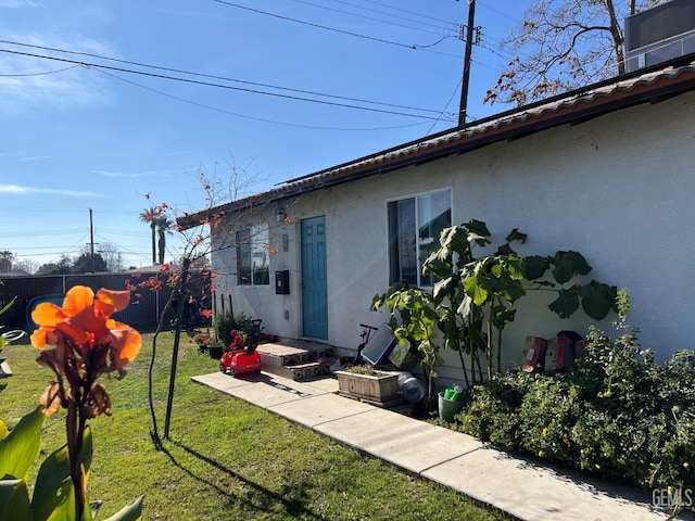 exterior space featuring a yard