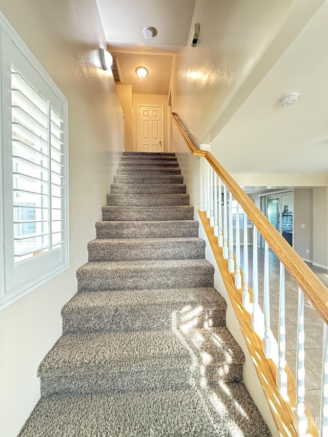 6631 Rimridge Way, Bakersfield, CA 93313 - view of stairway
