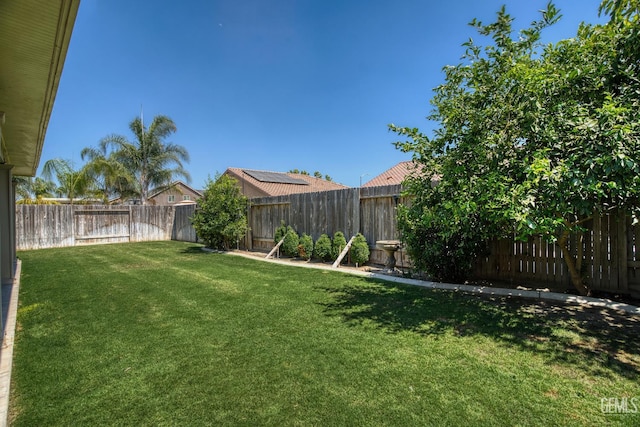 6207 Provincetown Ave, Bakersfield, CA 93313 - view of fenced backyard