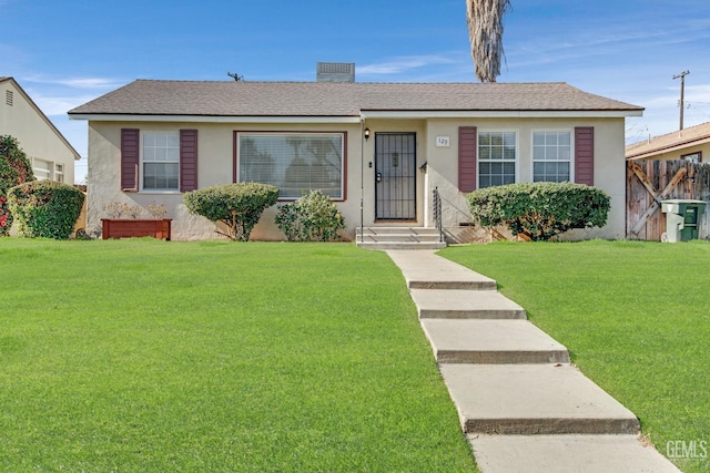 view of front of house with a front yard