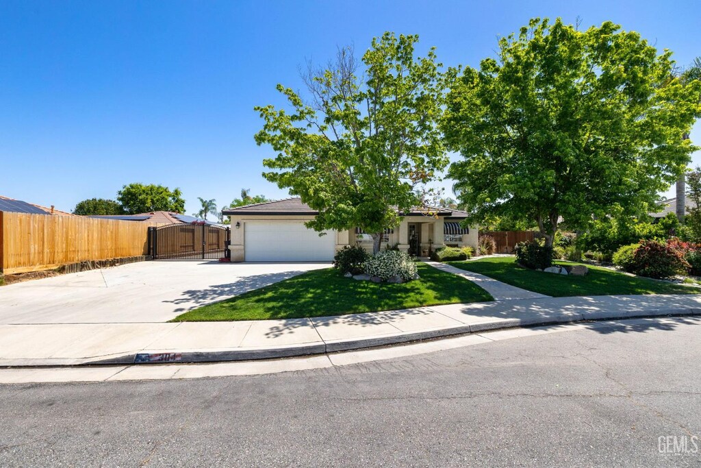 304 Calle Lechuga, Bakersfield, CA 93314 - photo 1