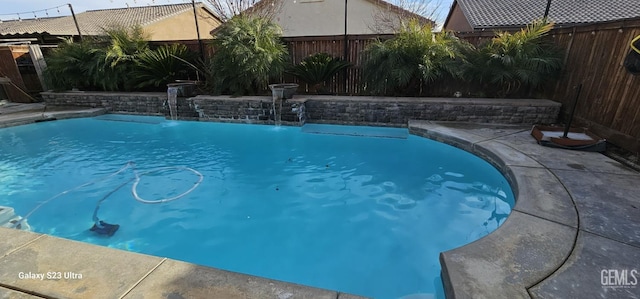 9211 Woodbrook Dr, Shafter, CA 93263 - view of pool featuring a fenced in pool and a fenced backyard