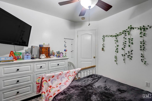 bedroom with a ceiling fan