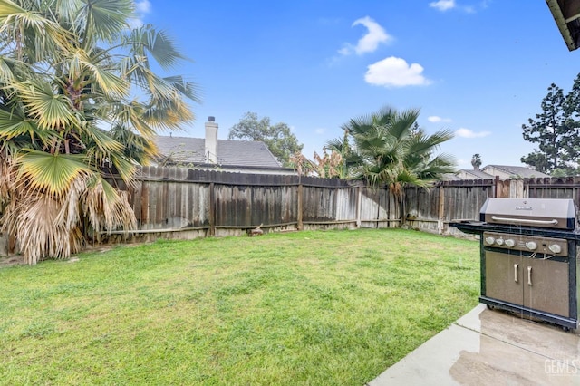 view of yard featuring fence