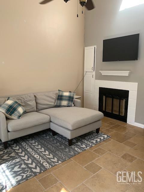 2600 Brookside Dr Unit 46, Bakersfield, CA 93311 - kitchen with black appliances and a sink