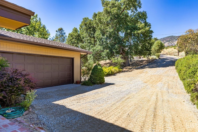 25001 Cannonero Ct, Tehachapi, CA 93561 - garage featuring driveway