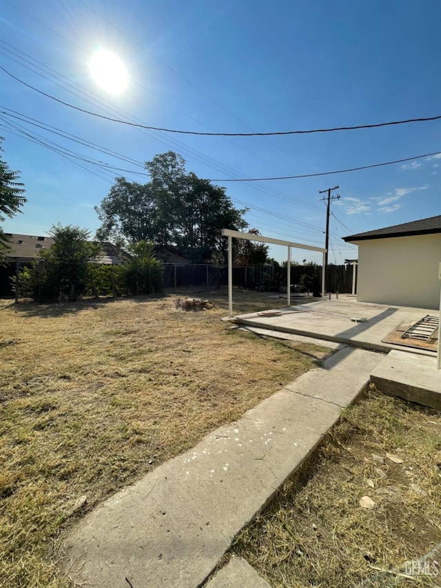 view of yard with a patio