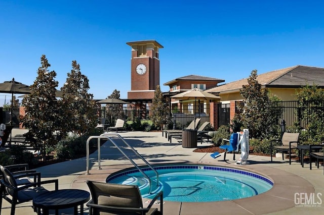 12703 Fairlawn Dr, Bakersfield, CA 93311 - view of swimming pool featuring a community hot tub and a patio area