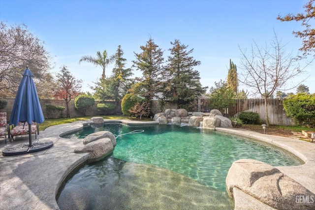501 Reed St, Bakersfield, CA 93314 - view of pool featuring a fenced backyard and a patio