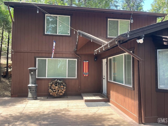 view of front of home featuring a deck