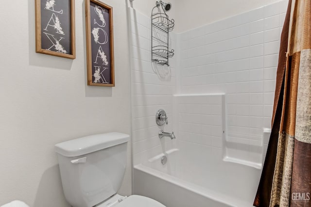 full bathroom with shower / bath combination with curtain and toilet