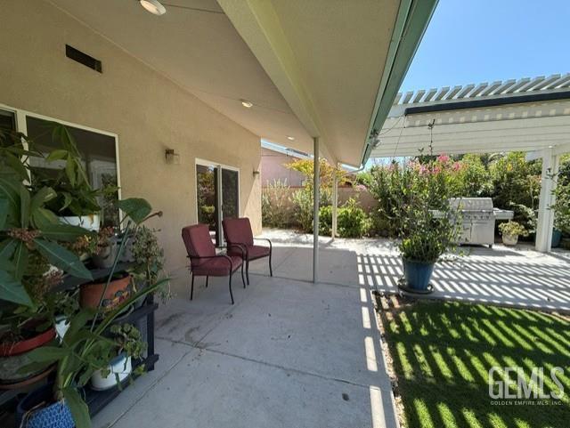 7009 Quailwood Dr, Bakersfield, CA 93309 - view of patio / terrace with area for grilling