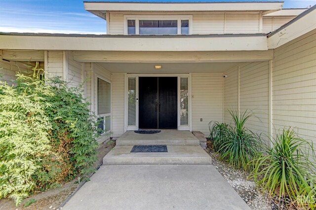7701 Shetland Dr, Bakersfield, CA 93309 - property entrance