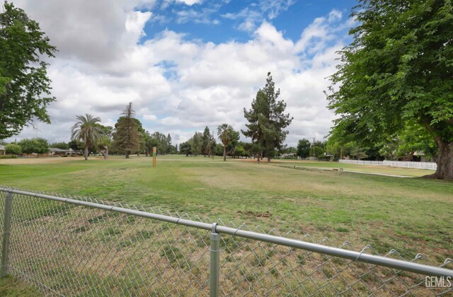 109 Bermuda St, Bakersfield, CA 93309 - view of yard