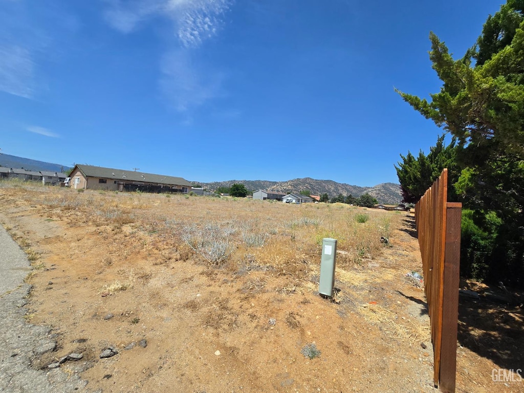 21617 Loop St, Tehachapi, CA 93561