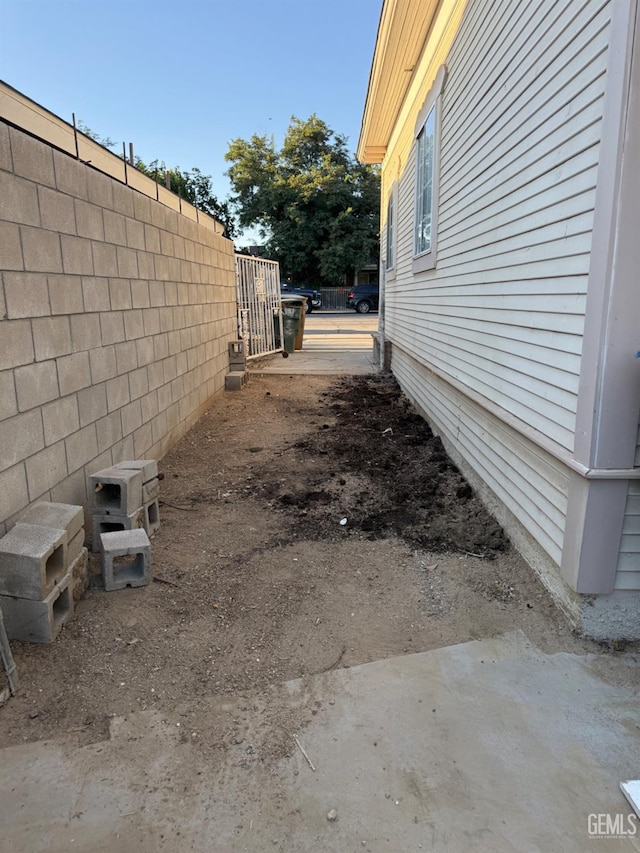 1107 Monterey St, Bakersfield, CA 93305 - view of home's exterior