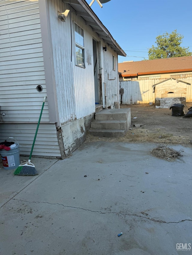1107 Monterey St, Bakersfield, CA 93305 - property entrance